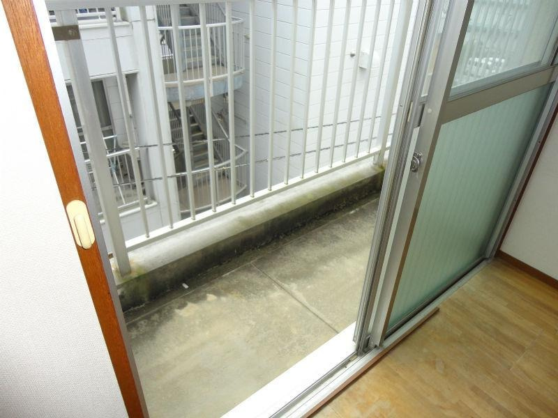 リバーサイドコーポのバルコニー|物件の画像10