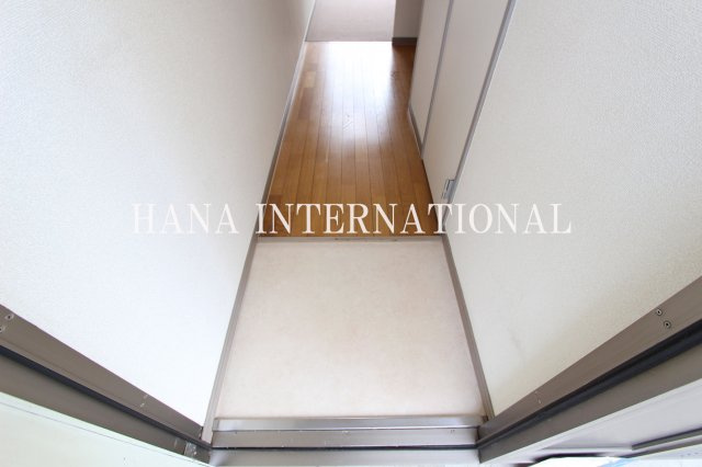 レオパレスグレイスの玄関