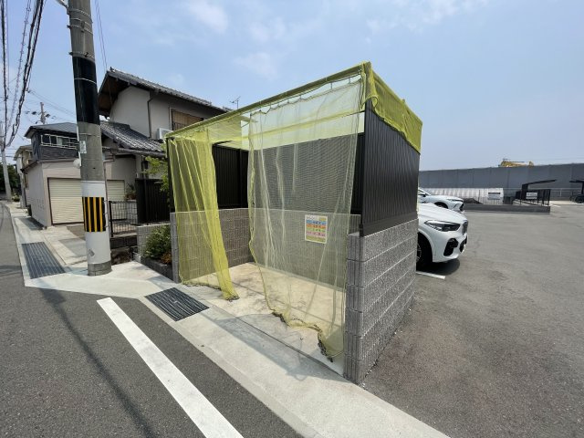 Pearl Annexの駐車場