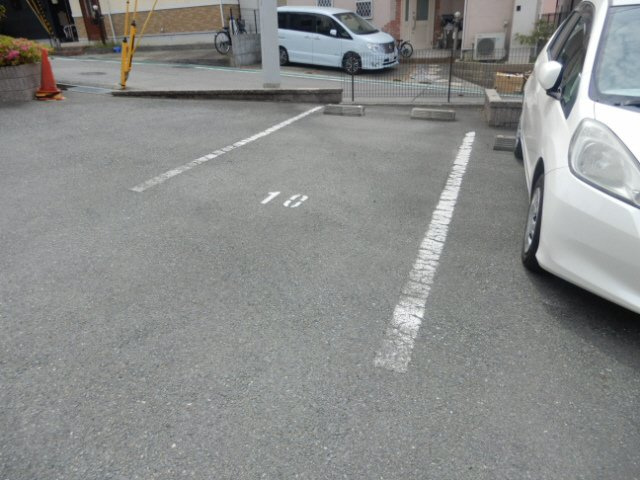 アーマビリータⅡの駐車場