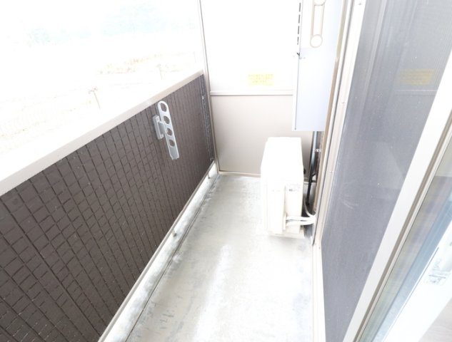 熊本市東区長嶺東４丁目のアパートのバルコニー