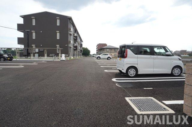 熊本市東区長嶺東４丁目のアパートの駐車場