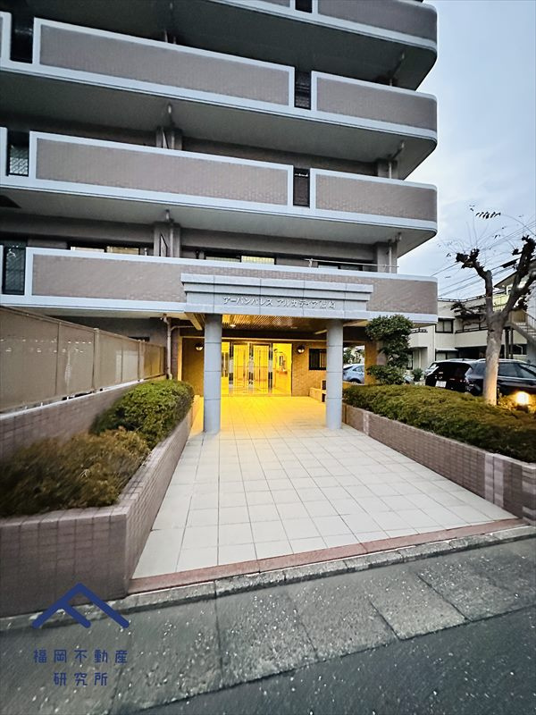 アーバンパレスアルカディア藤崎のエントランス