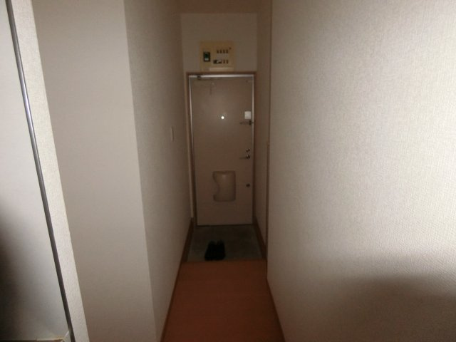 サンファスト井田の玄関