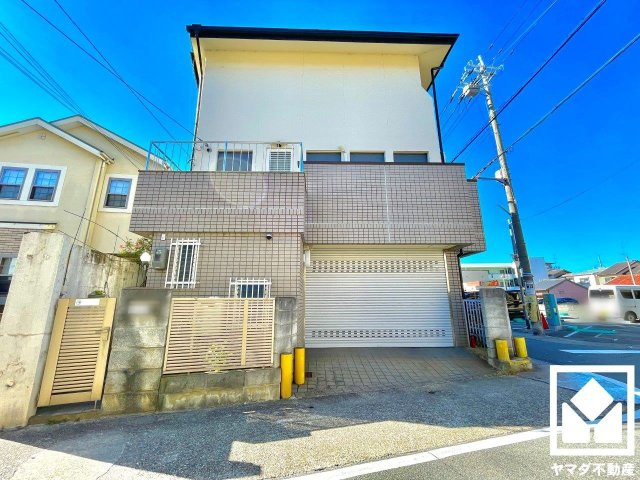 伏見区向島善阿弥町　中古戸建の玄関