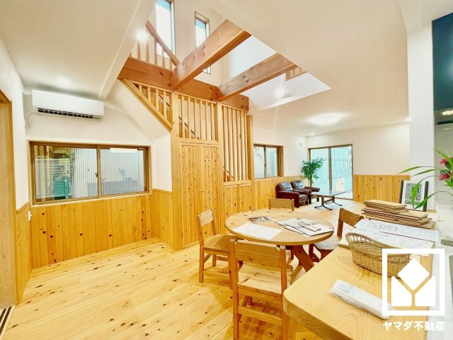 伏見区桃山井伊掃部東町の居間・リビング