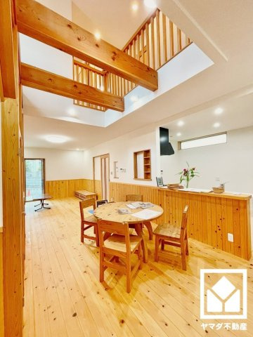 伏見区桃山井伊掃部東町の居間・リビング