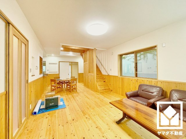 伏見区桃山井伊掃部東町の居間・リビング