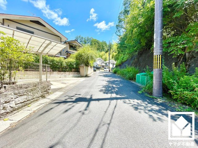 伏見区醍醐南端山町　中古戸建の前面道路含む現地写真