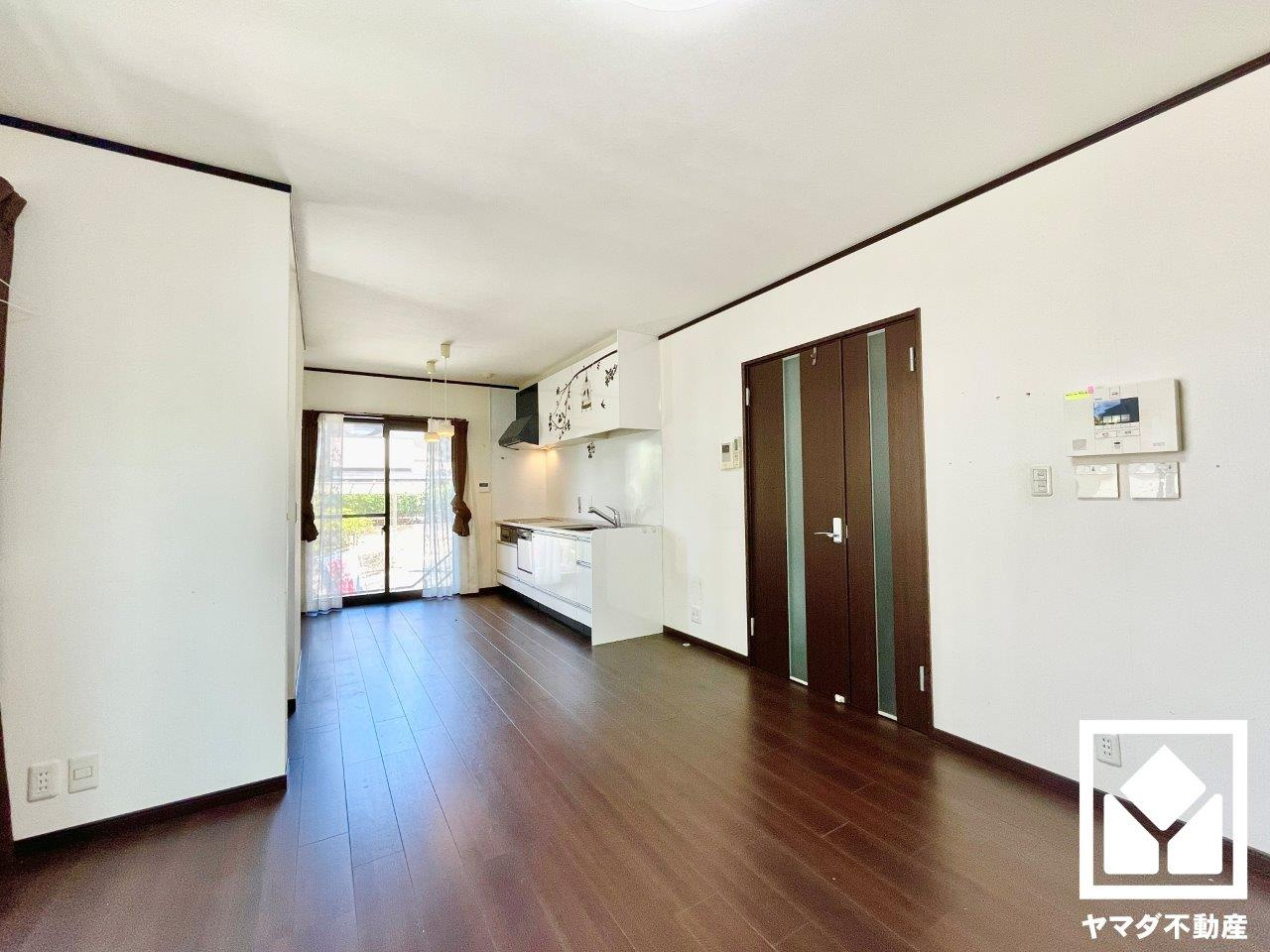 伏見区醍醐南端山町　中古戸建の居間・リビング