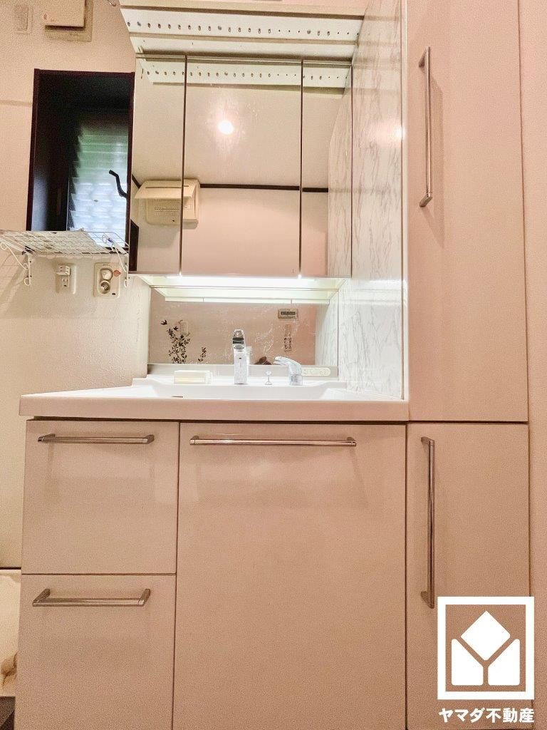 伏見区醍醐南端山町　中古戸建の独立洗面台