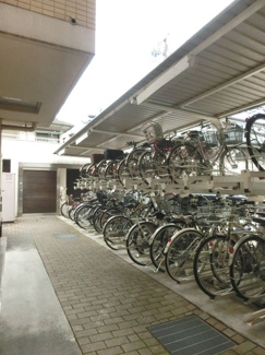 【駐車場】 | 敷地内に自転車置き場があります(^^)/