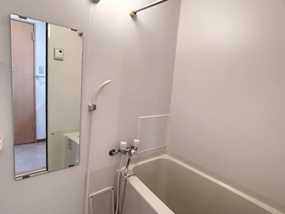 【浴室】 | La casa MIYAKO | 別号室の写真になります。現況優先。