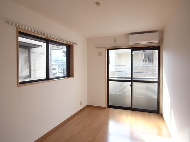 【バルコニー】 | La casa MIYAKO | 別号室の写真になります。現況優先。
