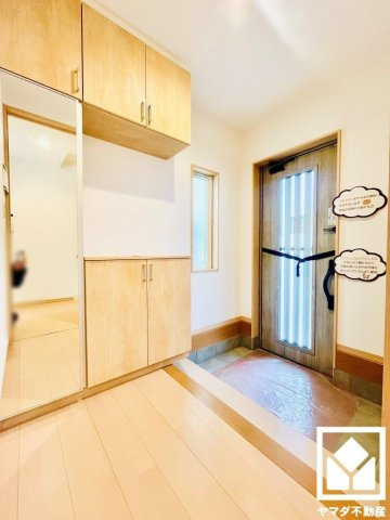 伏見区桃山南大島町　戸建住宅の玄関