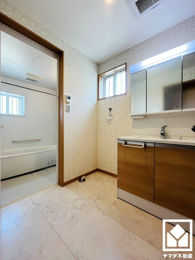 伏見区羽束師古川町　23号地の洗面所