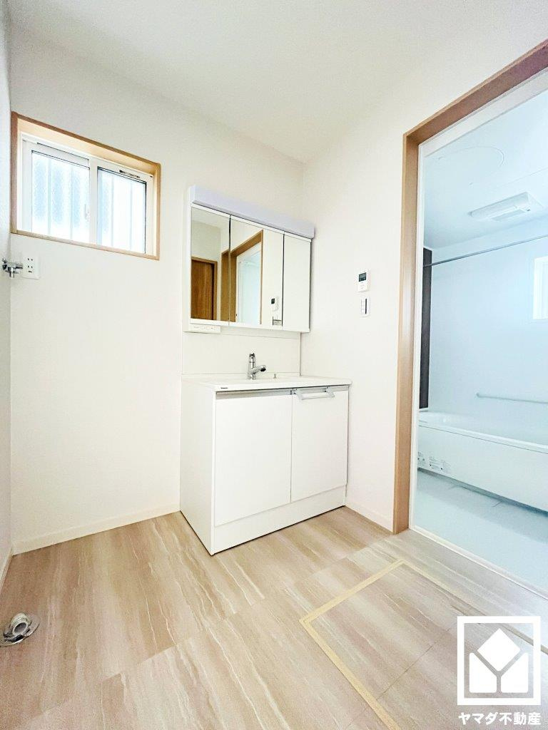 伏見区羽束師古川町　24号地の洗面所