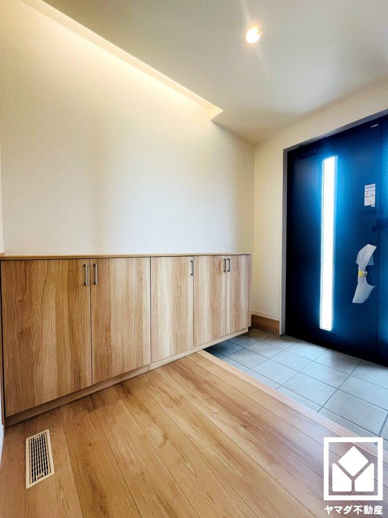 伏見区羽束師古川町　27号地の玄関