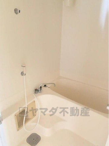 くずはパークハイツ　中古マンションの浴室|ゆったり足が伸ばせるので、毎日の疲れを癒やすバスタイムを実現。