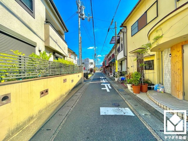 伏見区向島庚申町（店舗付き）の前面道路含む現地写真