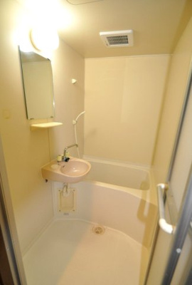 【浴室】 | PLEAST大博通り | 別号室の写真になります。現況優先。