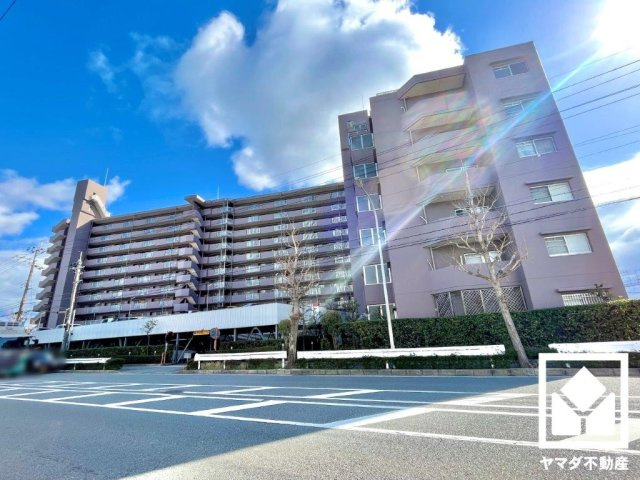 ライオンズマンション淀リバーサイドの外観