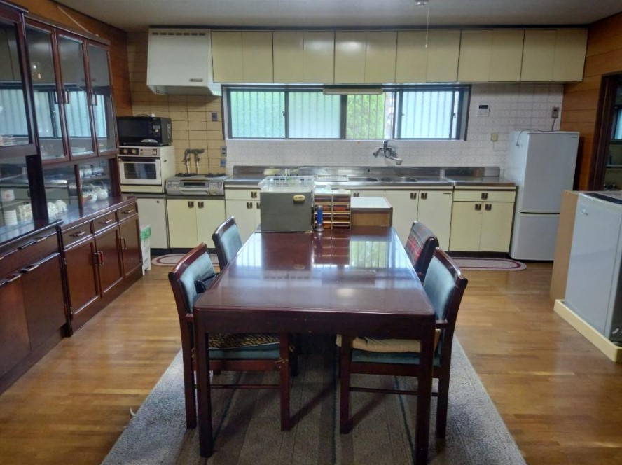 伏見区醍醐古道町　中古戸建のキッチン|学校やバス停までの道のりや、周辺環境などのご紹介もまとめてお任せ下さい