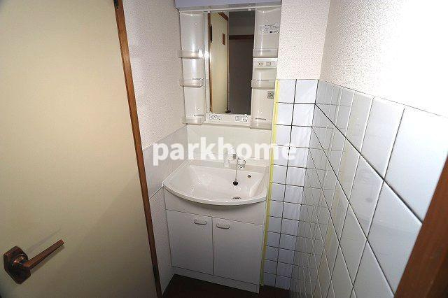 レジェンドIZUMIの独立洗面台|朝の身支度には欠かせない独立洗面化粧台