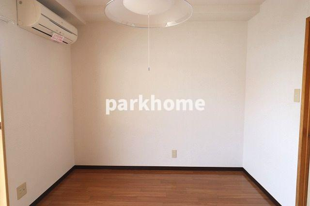 レジェンドIZUMIの洋室|個人の部屋や寝室として使える洋室です