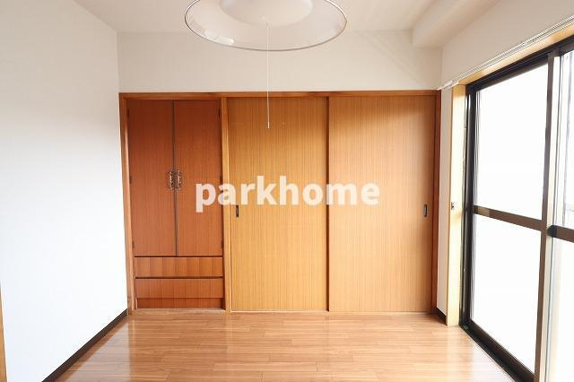 レジェンドIZUMIの洋室|使い勝手のいい洋室です