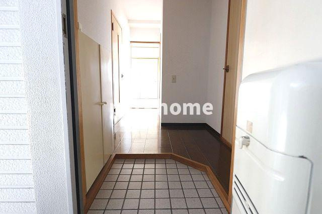 レジェンドIZUMIの玄関|明るい玄関です