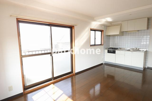 レジェンドIZUMIの居間・リビング|居間です