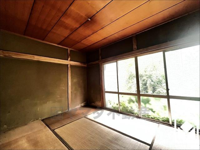 宇治市広野町尖山　中古戸建の子供部屋|客間にもなる十分な広さの和室です。
