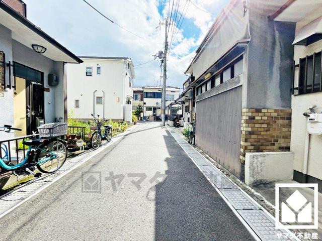 宇治市木幡御園　売土地　建築条件付の前面道路含む現地写真