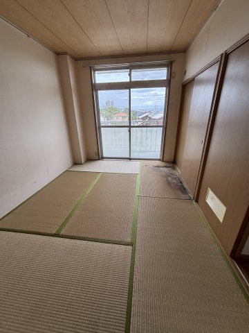 エステートピア小林の和室