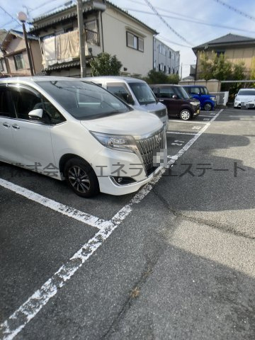 エステートピア小林の駐車場