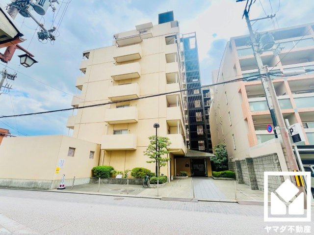 ハイツ伏見桃山の外観