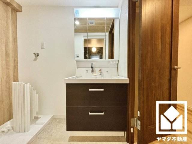 ハイツ伏見桃山の独立洗面台