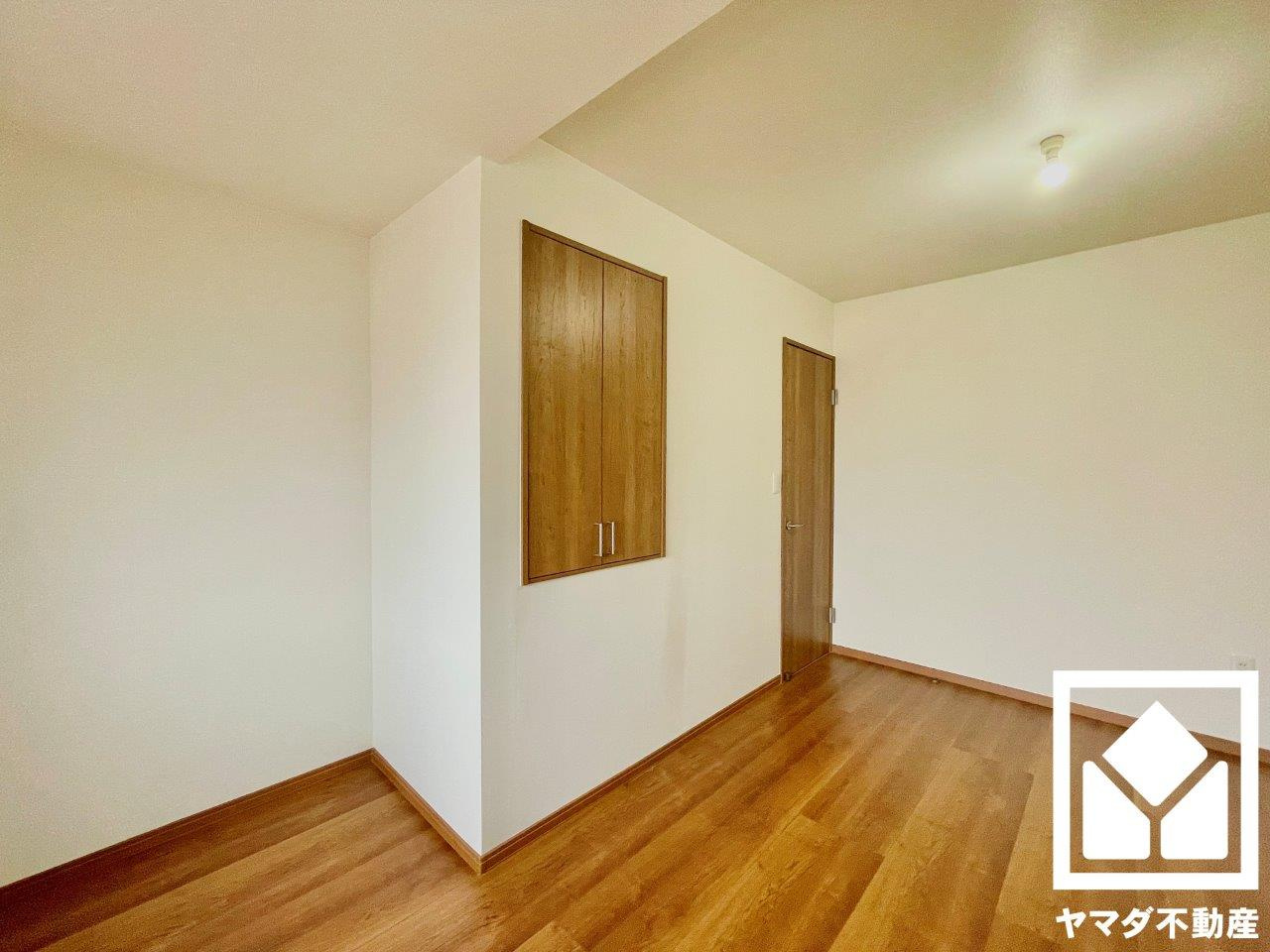 伏見区淀際目町　中古戸建の洋室