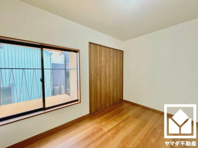 伏見区淀際目町　中古戸建の洋室