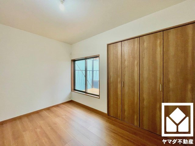 伏見区淀際目町　中古戸建の洋室