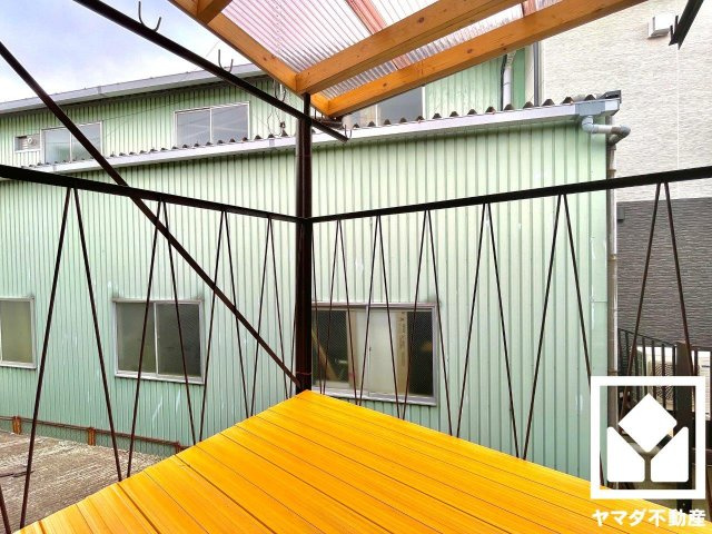 伏見区淀際目町　中古戸建のバルコニー