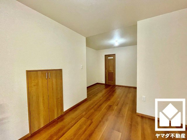 伏見区淀際目町　中古戸建の居間・リビング