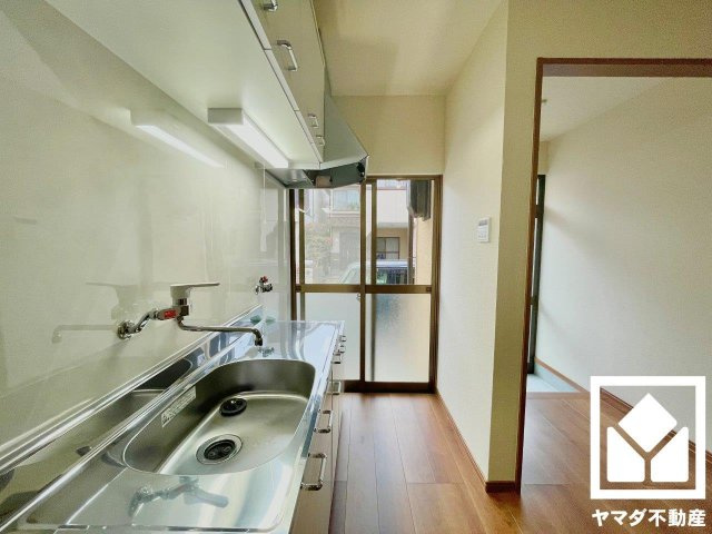 伏見区淀際目町　中古戸建のキッチン