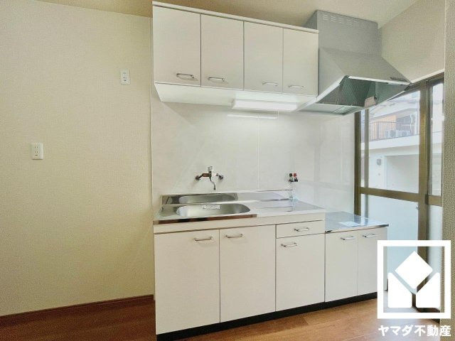 伏見区淀際目町　中古戸建のキッチン