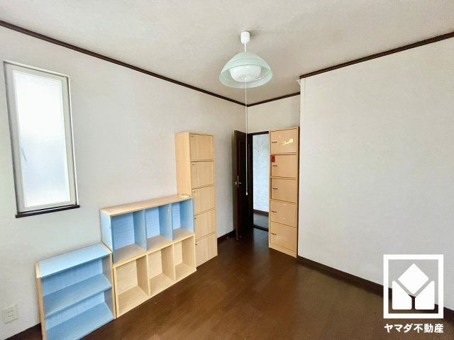 八幡市八幡隅田口　中古戸建の寝室