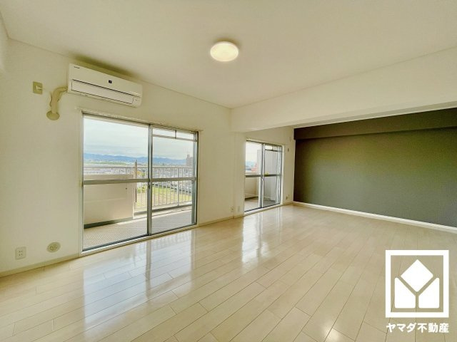 サンレスポアールの居間・リビング