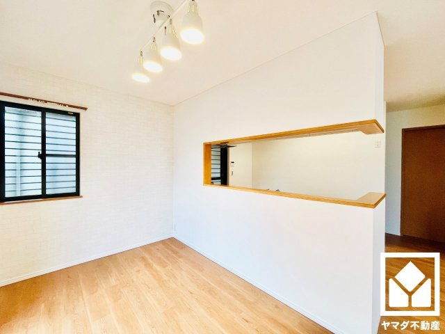 伏見区日野田頬町の居間・リビング