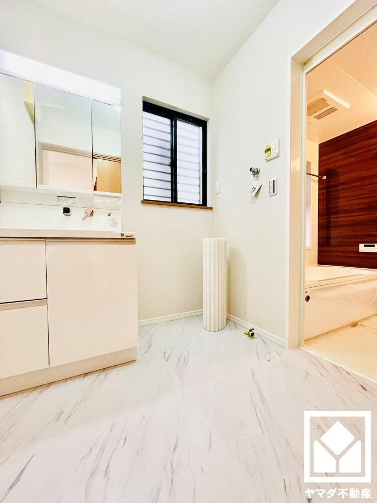 伏見区日野田頬町の洗面所