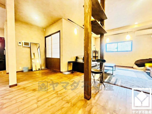 伏見区深草下川原町　中古戸建の居間・リビング
